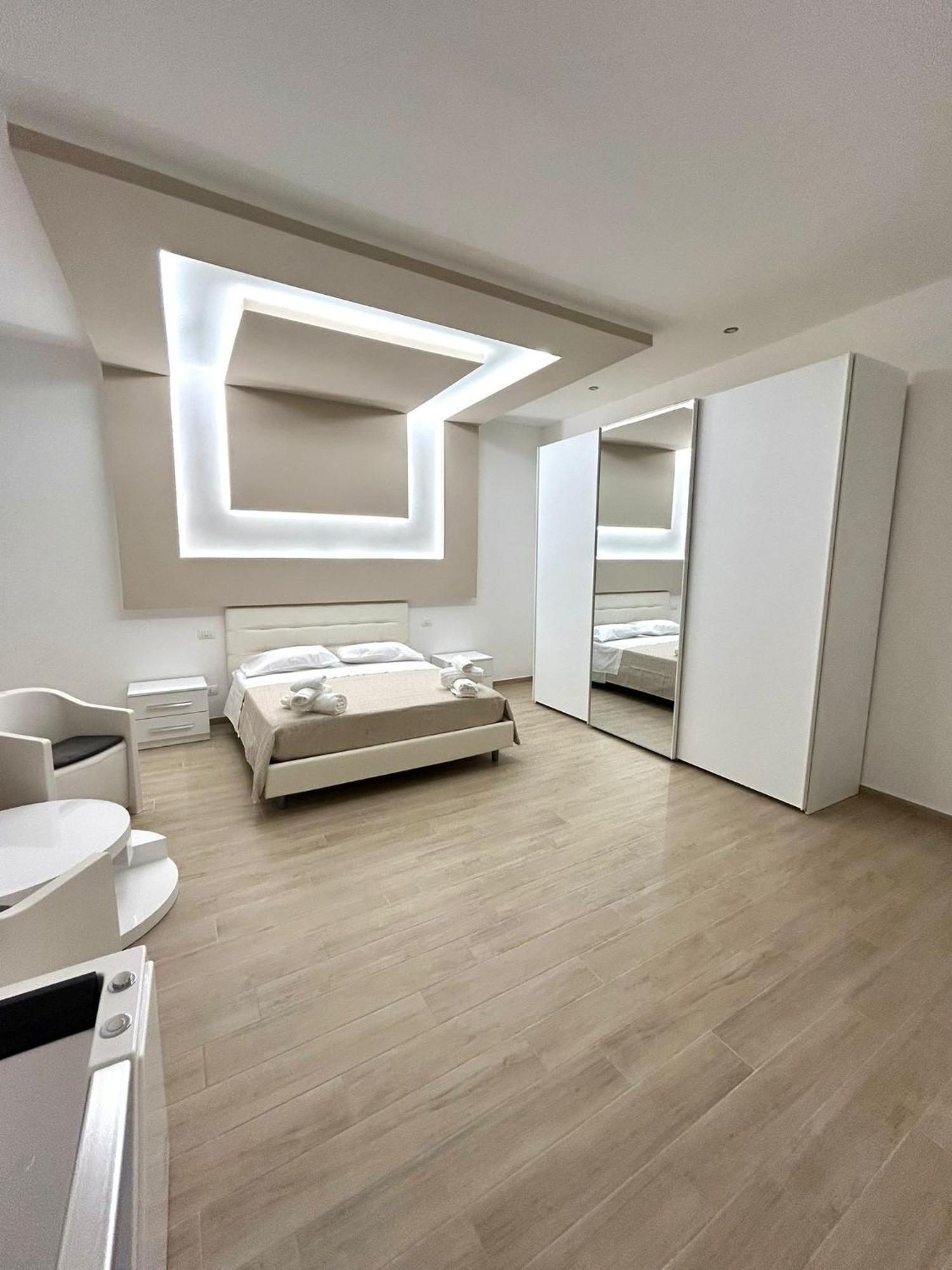 Bed E Suite Domar Brindisi Kültér fotó