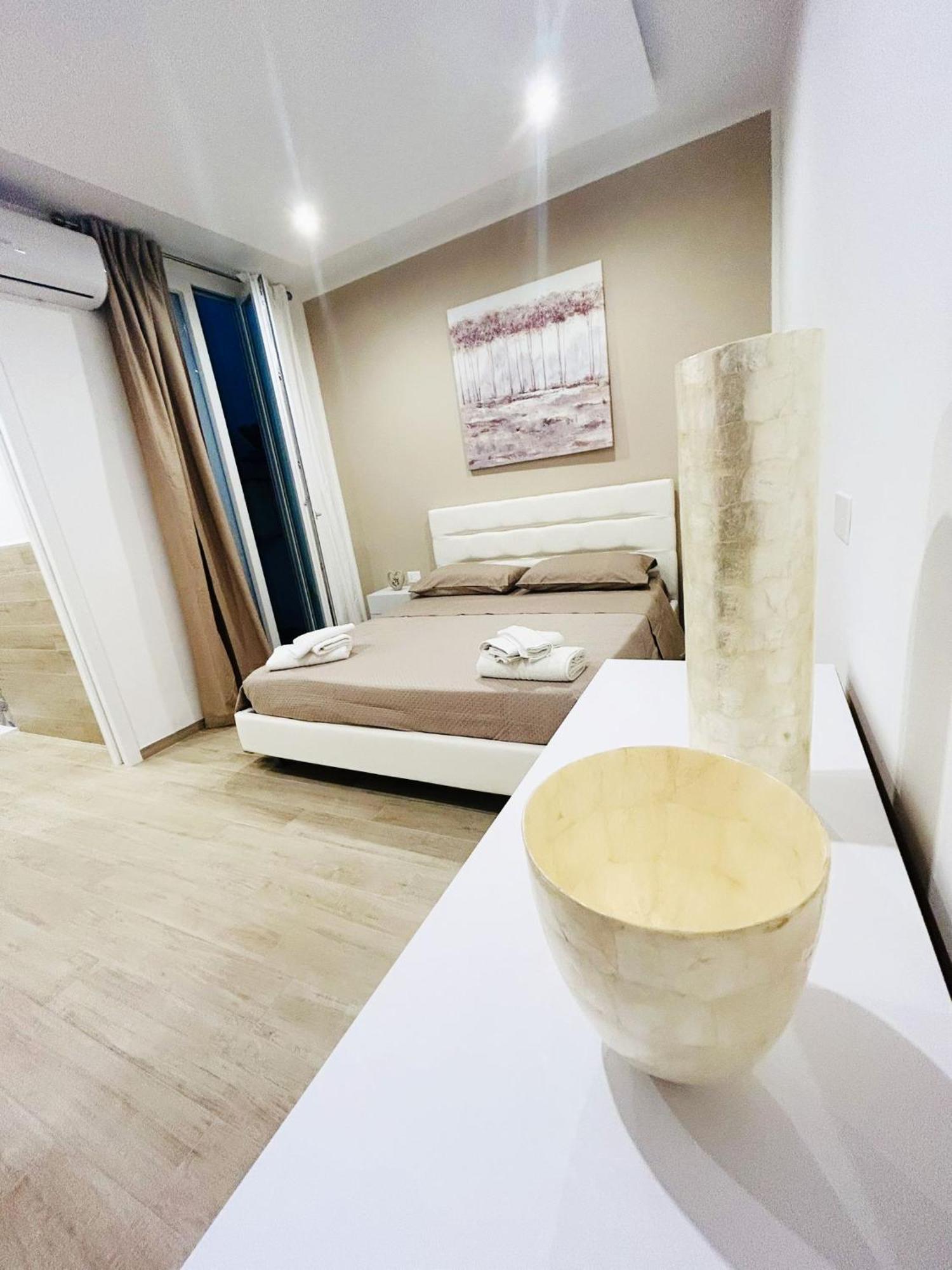 Bed E Suite Domar Brindisi Kültér fotó