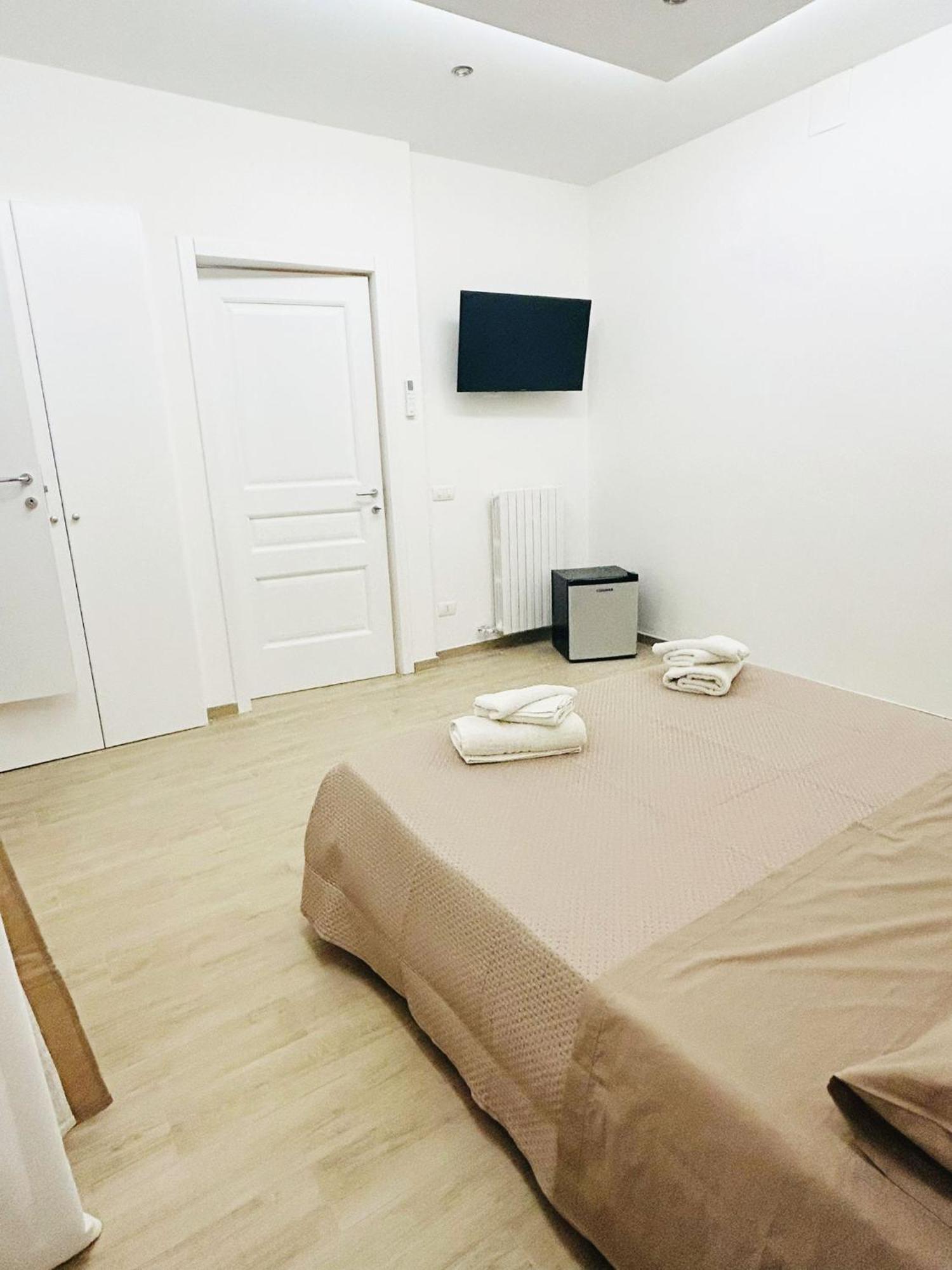 Bed E Suite Domar Brindisi Kültér fotó